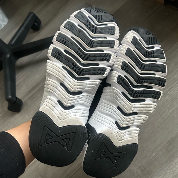 Nike Black Metcon Free, Women’s Sz 10 - Picture 4 of 5